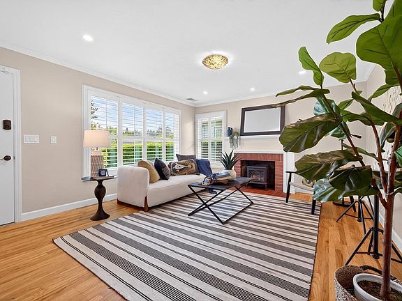 4th image of 1816 Leonard Avenue