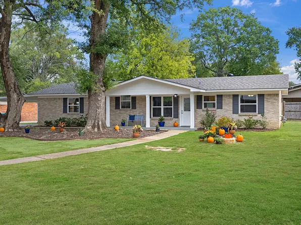 4011 Columbine Ln, Texarkana, TX 75503