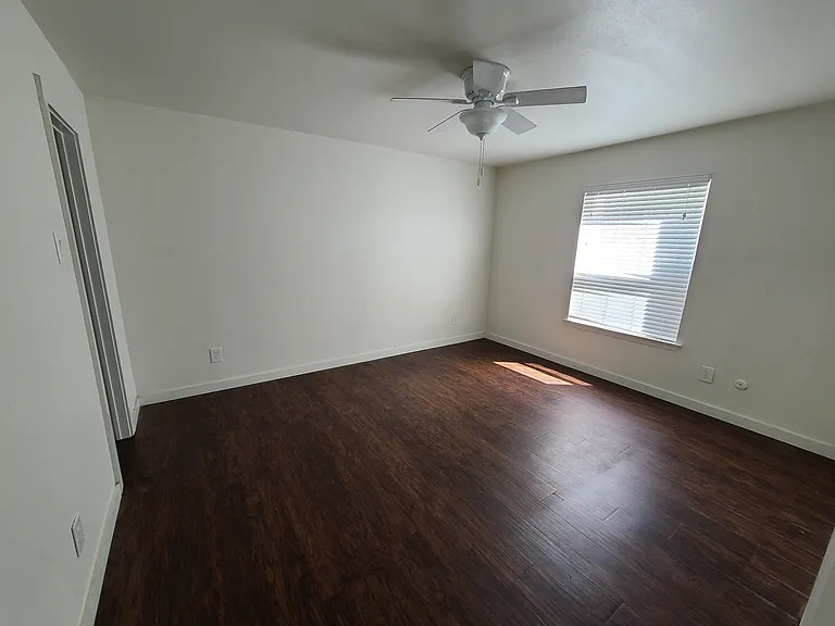 4500 Camp Bowie Blvd #10 — Photo 5