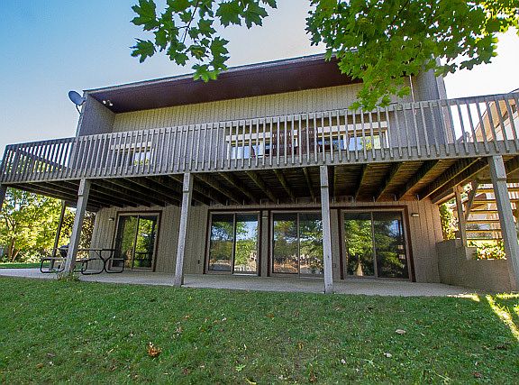 2nd image of 1581 Holiday Dr