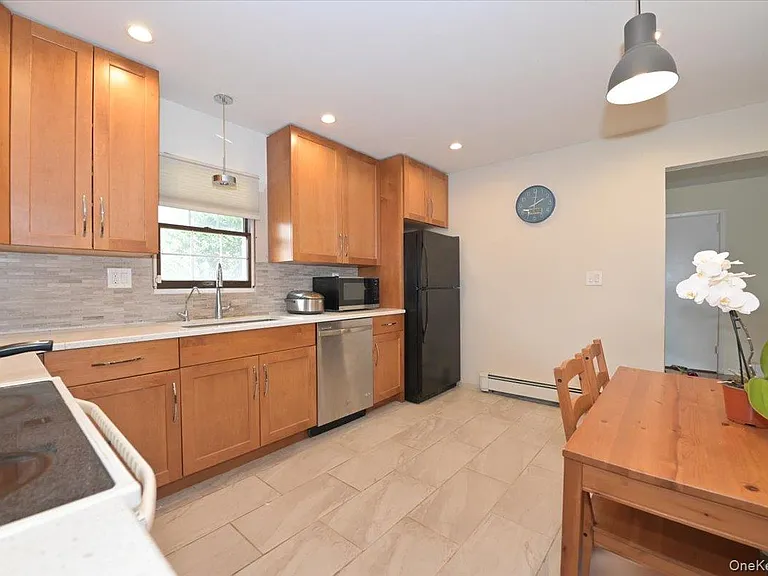 43 Flagstone Ln — Photo 9