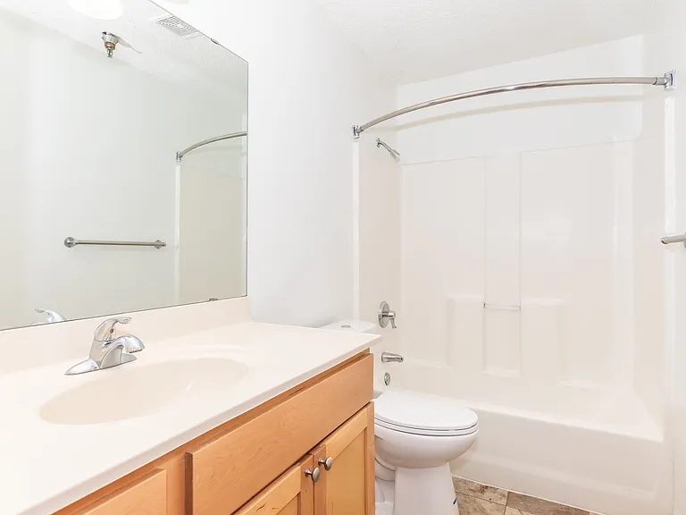 931 41st St NW — Photo 10