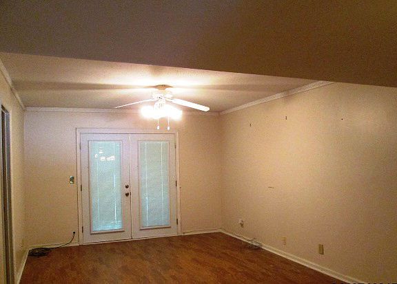 3rd image of 855 Willow Creek Dr