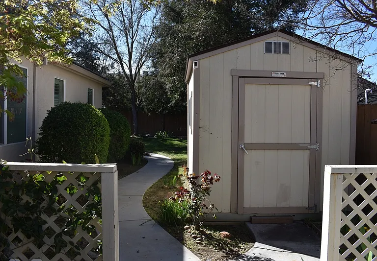 2261 Pillsbury Rd — Photo 52