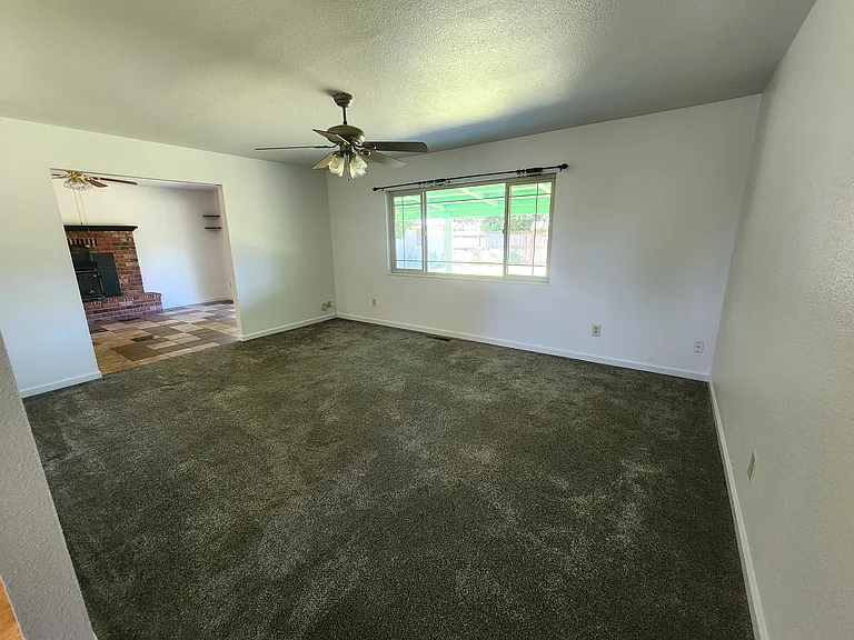 718 W Monterey St — Photo 5