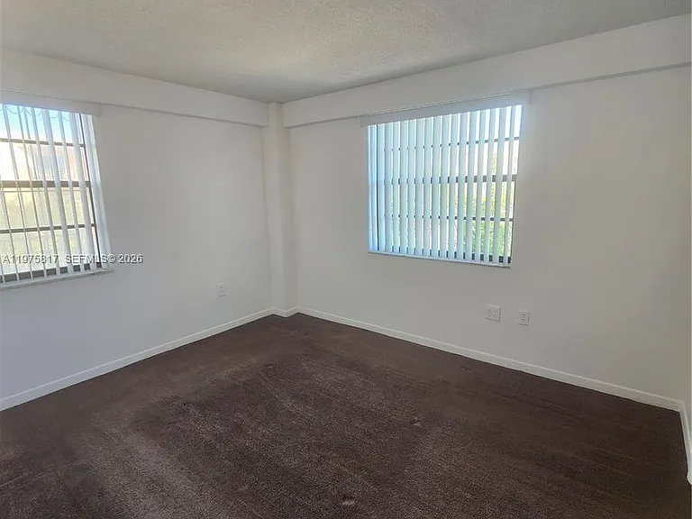 777 SW 9th Ave — Photo 6