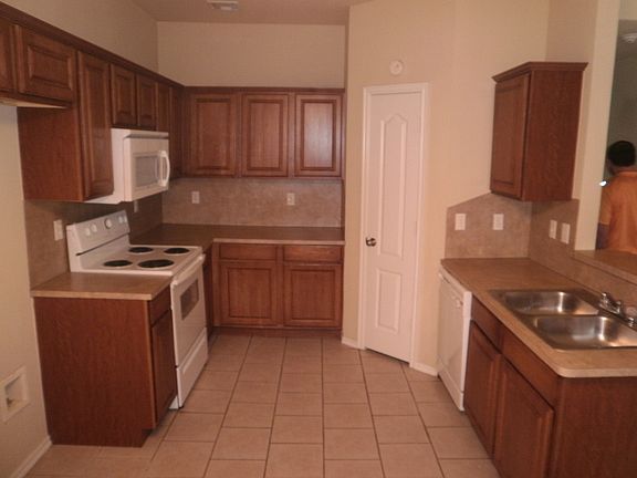 5th image of 4508-10 SE 77th St