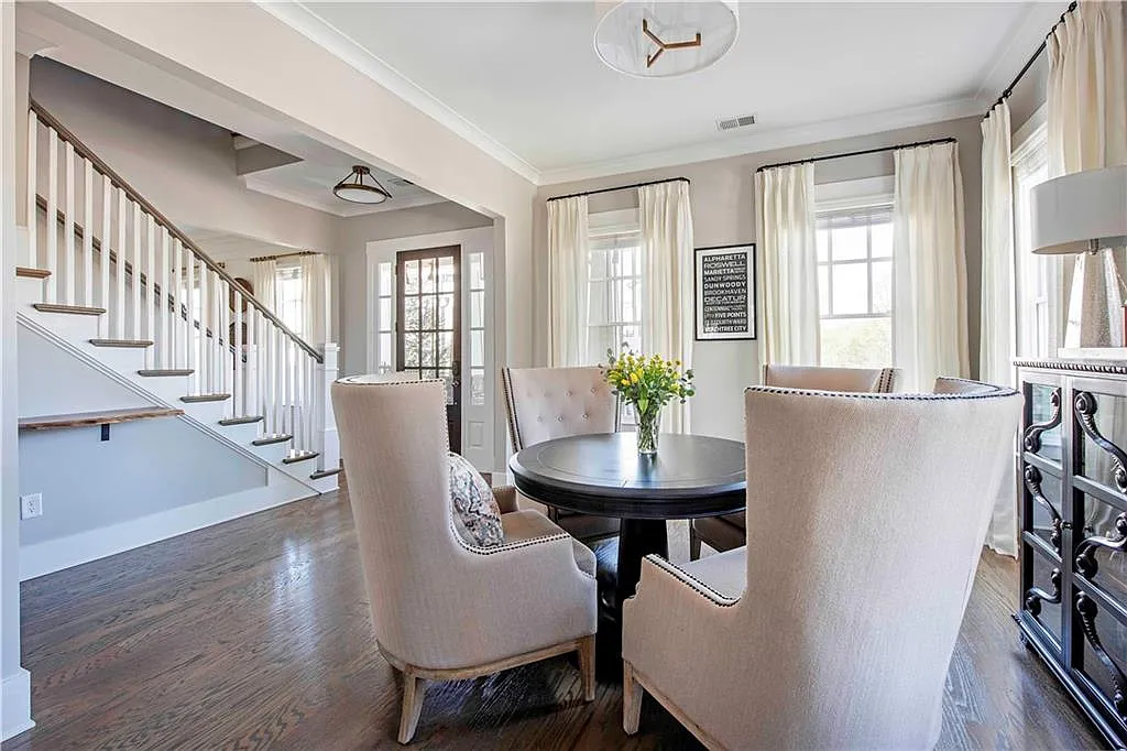 4 bed, 3.0 bath, 2691 sqft, $6,500 — Photo 2
