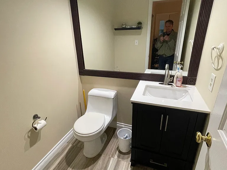 241 Larchwood Ct — Photo 30