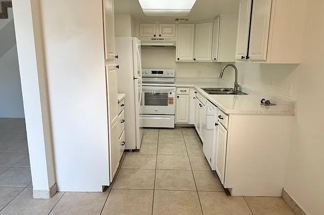 51025 Avenida Martinez #A11 — Photo 12