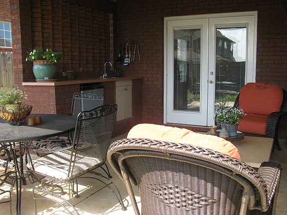 2nd image of 117 Hall Hill Ct