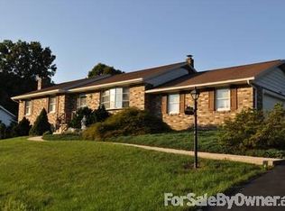31 Ironstone Dr, Reading, PA 19606