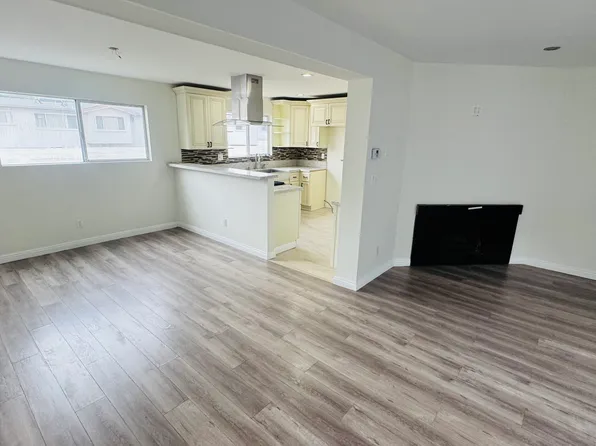 18550 Hatteras St Unit 115, Tarzana, CA 91356