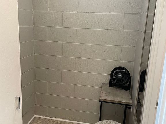3rd image of 445 Kaiolu St Suite 501