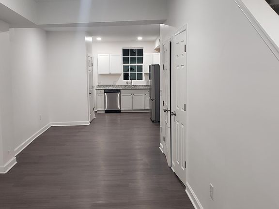 4th image of 541 S Dunlop St #541