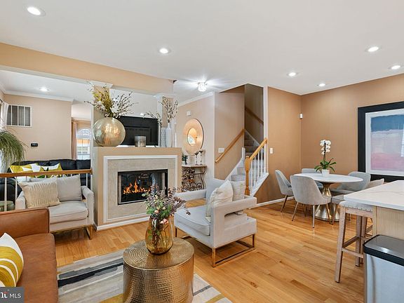 3rd image of 6737 Applemint Ln