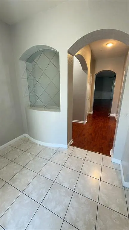 3 bed, 2.5 bath, 2013 sqft, $2,300 — Photo 2
