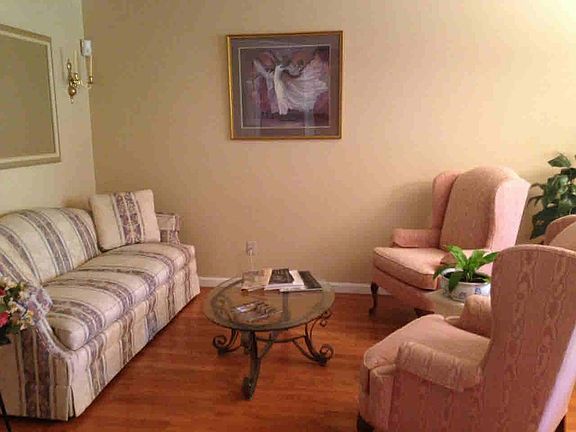 2nd image of 130 Delafield Ln #130