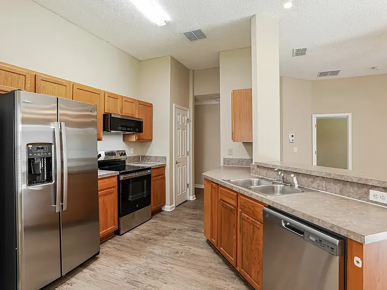 3509 Whisper Creek Blvd — Photo 6