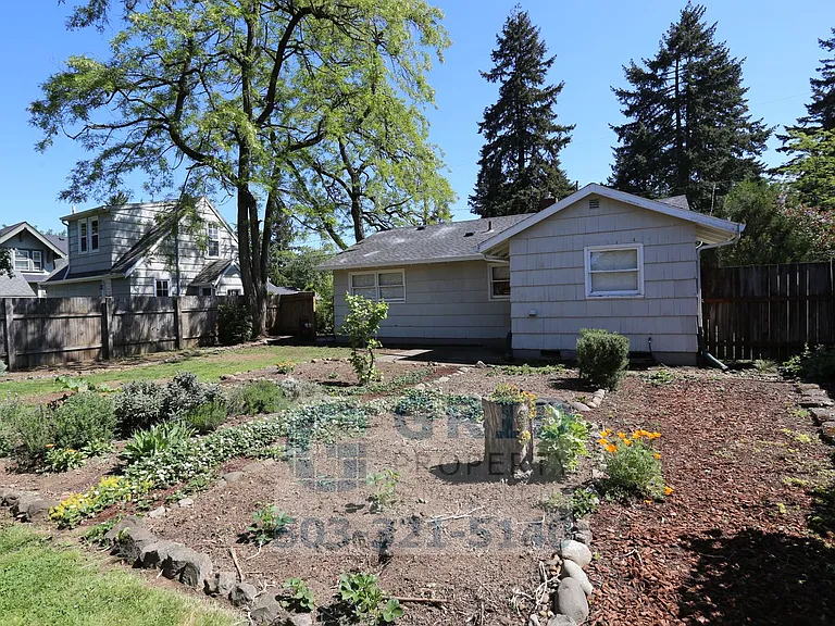 4639 SE 75th Ave — Photo 17