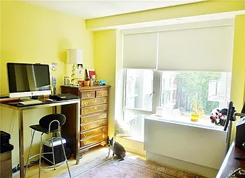 Rented by R New York