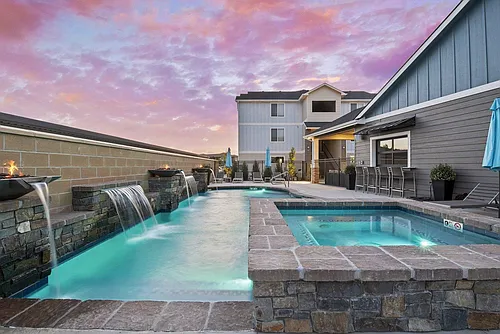 The Summit Apartments Photo 1