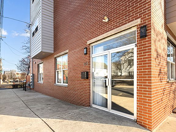 5th image of 1551 N Franklin St #3