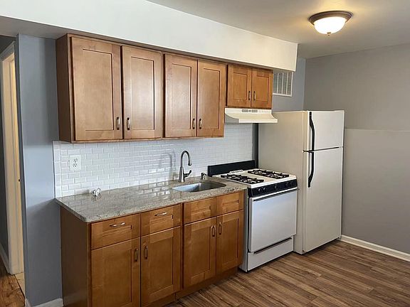 3rd image of 32 Willow Ln #A
