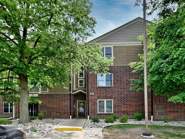 210 Glengarry Dr APT 212, Bloomingdale, IL 60108