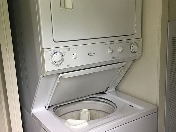 4th image of 3200 N M63 Box 1