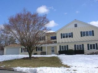 9 Cricket Pass, Shoreham, NY 11786