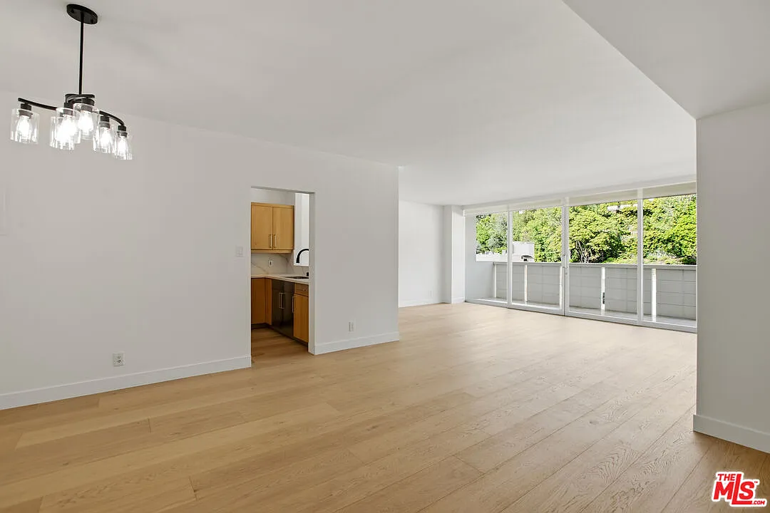 Building Photo - 8787 Shoreham Dr #802