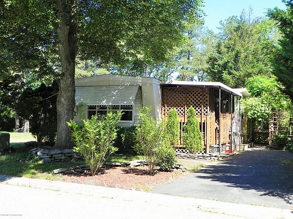 3rd image of 16 Martin Dr