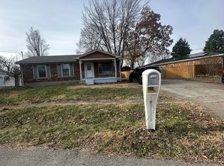 6802 Tropic Ct, Louisville, KY 40219