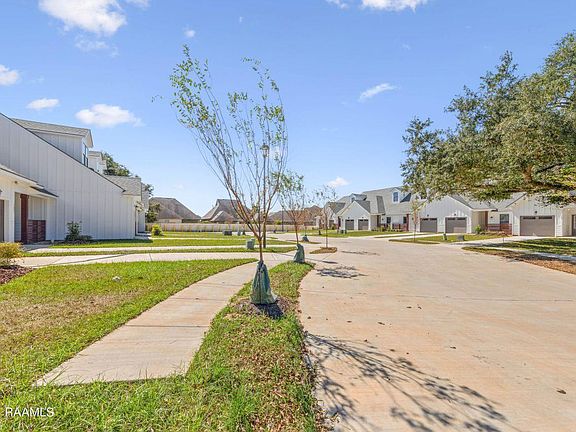 3rd image of 100 Foster Grove Dr