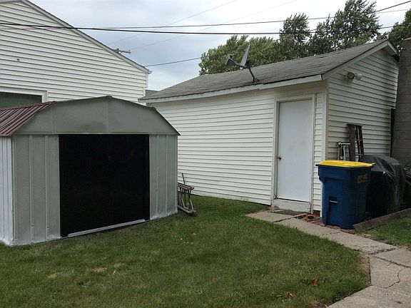 4th image of 203 E Craig St