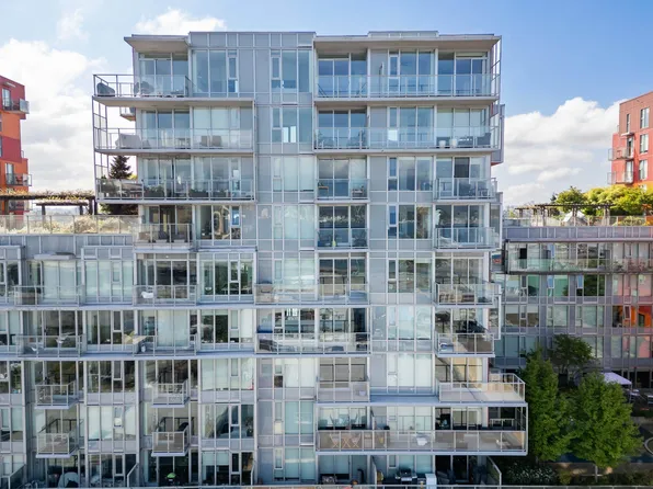 955 Hastings St E #909, Vancouver, BC V6A 0G8