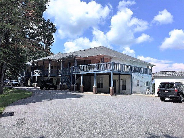1st image of 267-D Laurel Ln