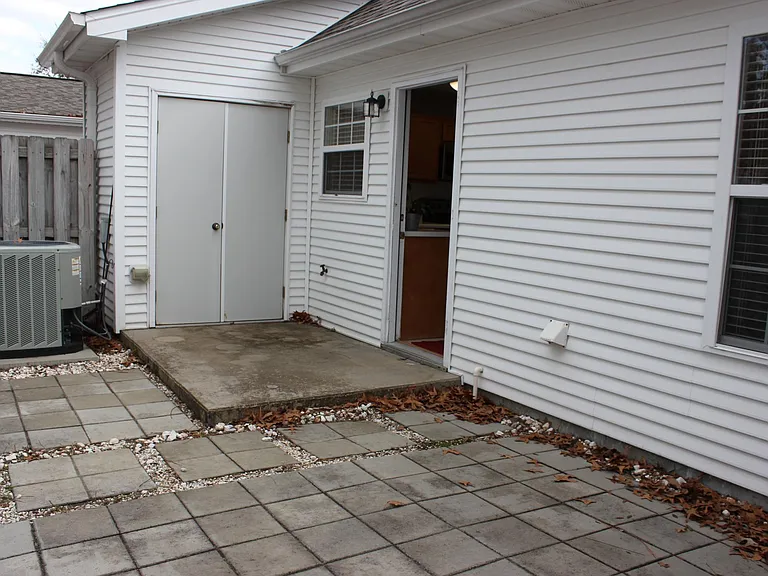 9321 Line Dr — Photo 22