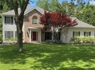 6967 Crystal Creek Dr, Brecksville, OH 44141