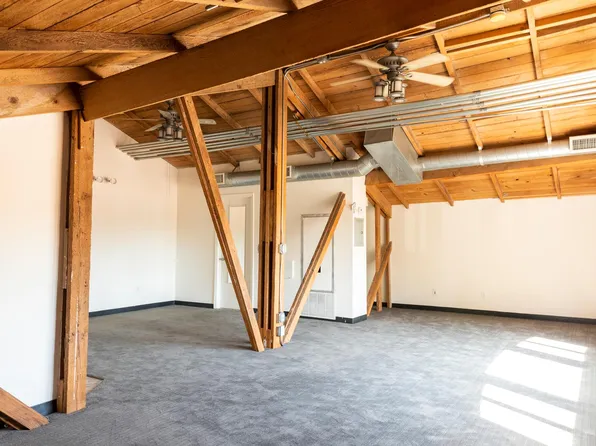 590 W 2nd St #9, Pomona, CA 91766