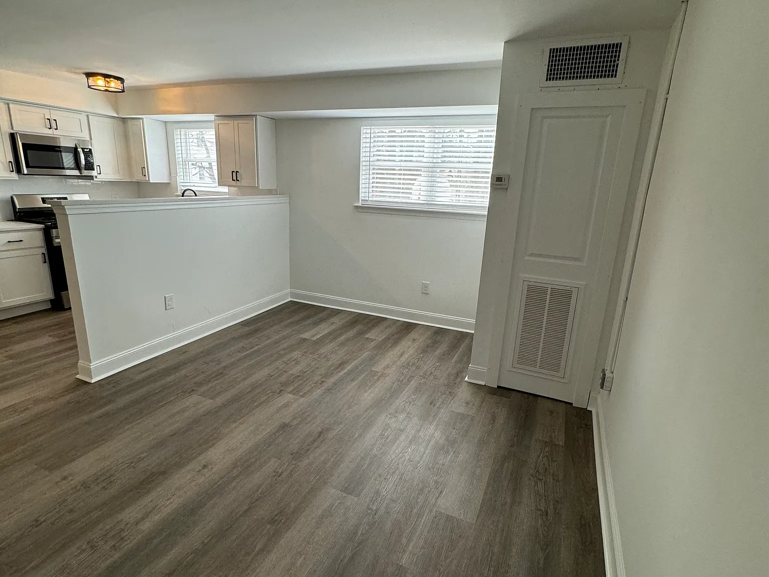 1841 Davisville Rd — Photo 2
