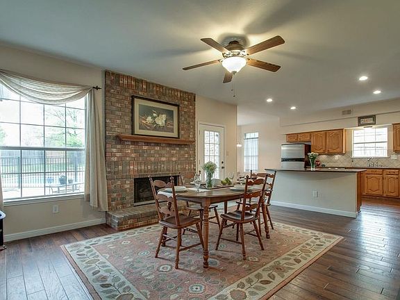 4th image of 2316 Stoney Brook Ln