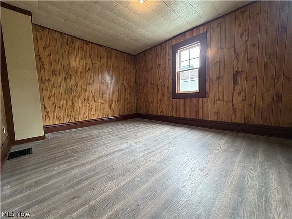 3rd image of 1311 Bristol St