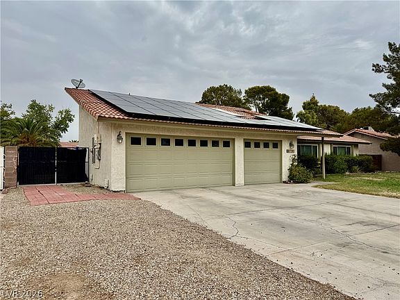 3rd image of 1720 Carlos Dr