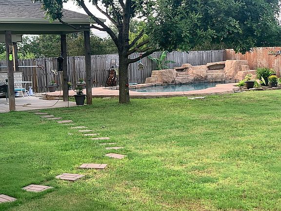 5th image of 203 Bosque Dr