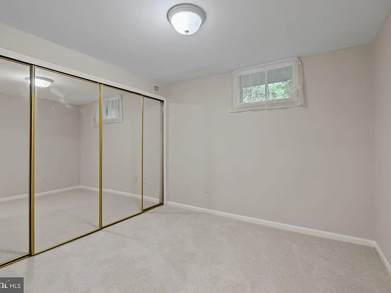 6506 Bellamine Ct — Photo 32