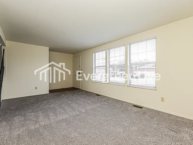 7566 Mount Hood Dr — Photo 7