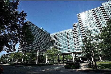 4th image of 9655 Woods Dr #2