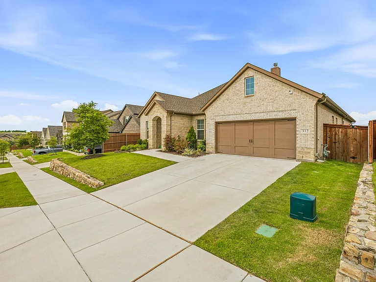 312 Honey Brook Ln — Photo 8